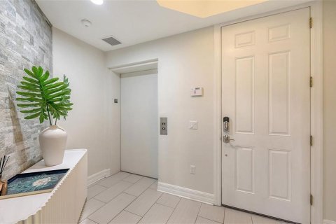 Copropriété à louer à Sarasota, Floride: 2 chambres, 159.79 m2 № 2103279 - photo 3