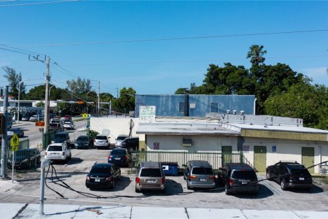 Commercial property in Miami, Florida № 1819956 - photo 3