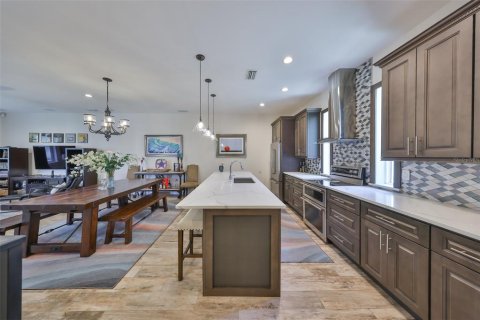 Townhouse in Tampa, Florida 3 bedrooms, 209.31 sq.m. № 1657475 - photo 11