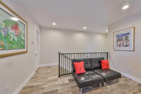 Townhouse in Tampa, Florida 3 bedrooms, 209.31 sq.m. № 1657475 - photo 28