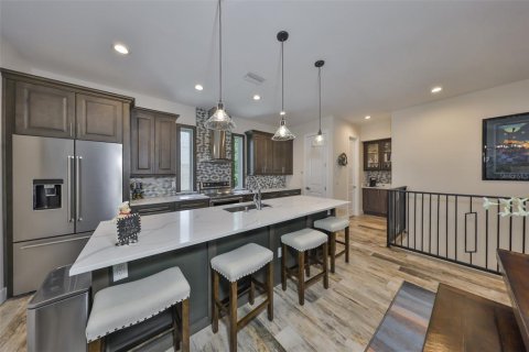 Townhouse in Tampa, Florida 3 bedrooms, 209.31 sq.m. № 1657475 - photo 7