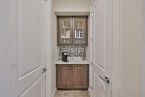 Townhouse in Tampa, Florida 3 bedrooms, 209.31 sq.m. № 1657475 - photo 9