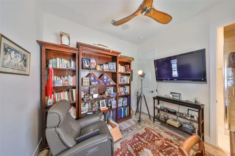 Townhouse in Tampa, Florida 3 bedrooms, 209.31 sq.m. № 1657475 - photo 4