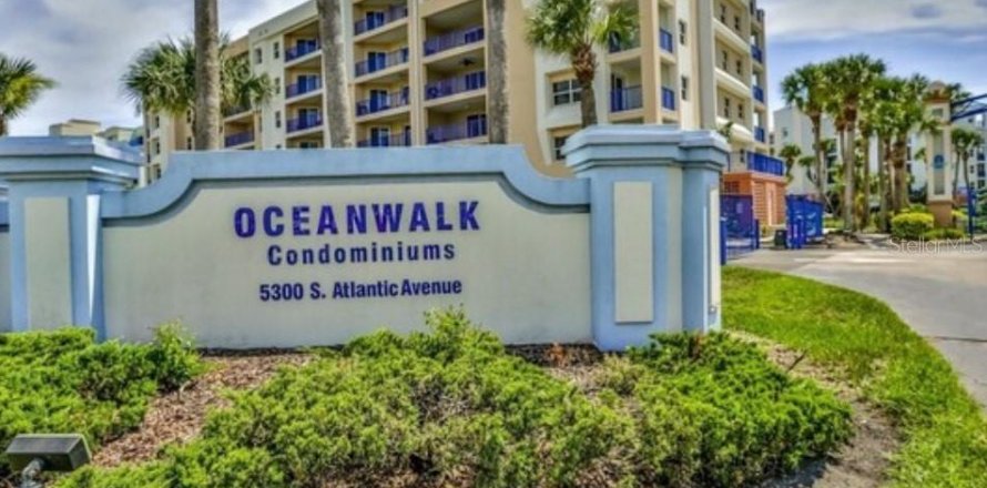 Condominio en New Smyrna Beach, Florida, 3 dormitorios  № 2127823