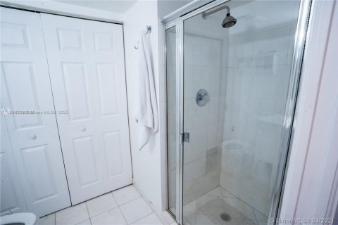 Купить кондоминиум в Авентура, Флорида 2 спальни, 134.43м2, № 1872080 - фото 17