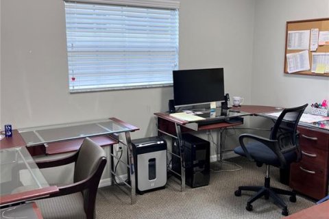 Propiedad comercial en venta en Tampa, Florida, 191.01 m2 № 1906361 - foto 10