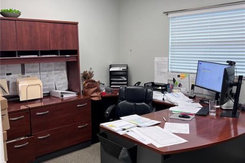 Propiedad comercial en venta en Tampa, Florida, 191.01 m2 № 1906361 - foto 11