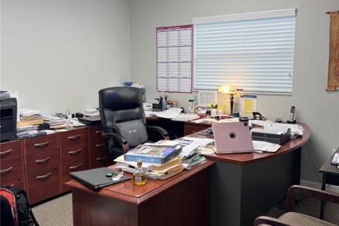 Propiedad comercial en venta en Tampa, Florida, 191.01 m2 № 1906361 - foto 6