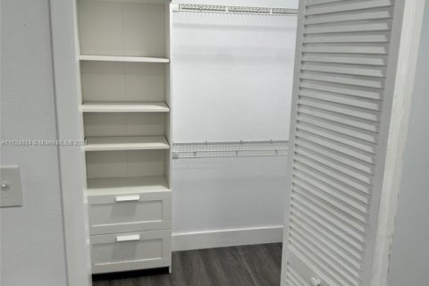 Condominio en venta en North Miami Beach, Florida, 2 dormitorios, 84.45 m2 № 1693804 - foto 9
