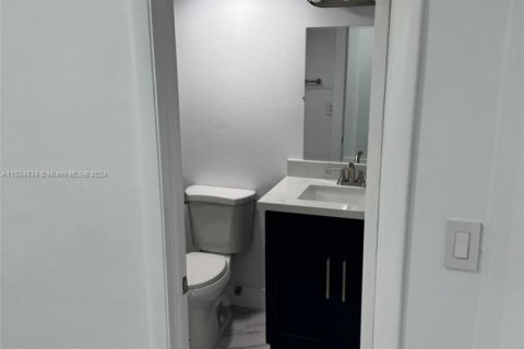 Condominio en venta en North Miami Beach, Florida, 2 dormitorios, 84.45 m2 № 1693804 - foto 7