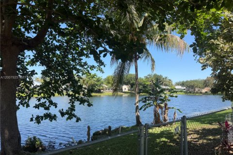 Villa ou maison à vendre à Davie, Floride: 3 chambres, 139.54 m2 № 2071797 - photo 16