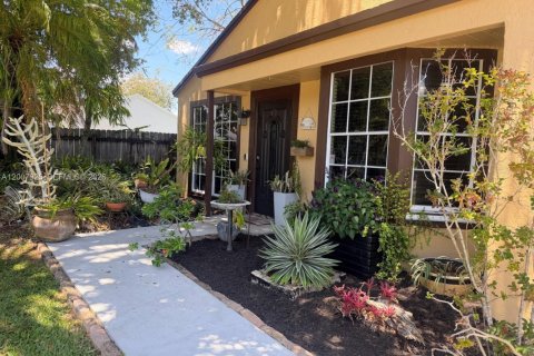 Villa ou maison à vendre à Davie, Floride: 3 chambres, 139.54 m2 № 2071797 - photo 2