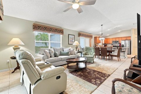 House in The Villages, Florida 3 bedrooms, 127.09 sq.m. № 2296691 - photo 16