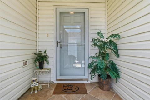 House in The Villages, Florida 3 bedrooms, 127.09 sq.m. № 2296691 - photo 7