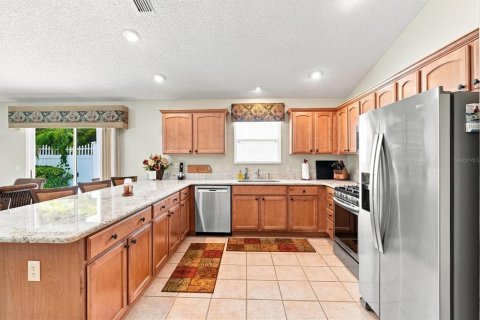 House in The Villages, Florida 3 bedrooms, 127.09 sq.m. № 2296691 - photo 9