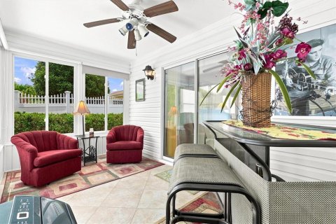 House in The Villages, Florida 3 bedrooms, 127.09 sq.m. № 2296691 - photo 30