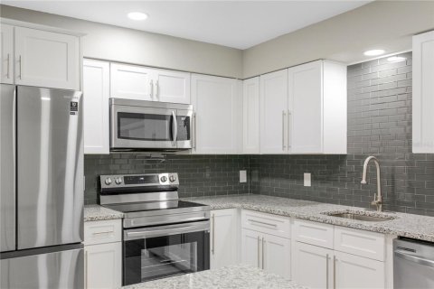Villa ou maison à louer à Deltona, Floride: 3 chambres, 106.47 m2 № 2121147 - photo 9