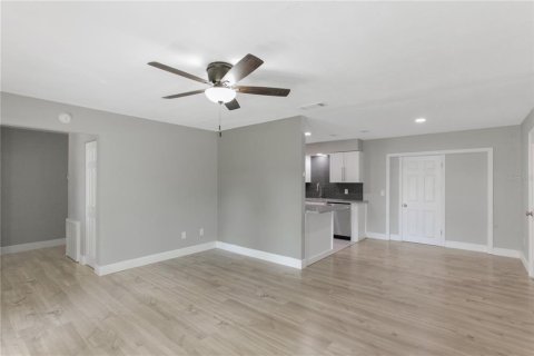 Villa ou maison à louer à Deltona, Floride: 3 chambres, 106.47 m2 № 2121147 - photo 3
