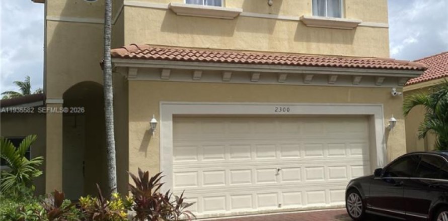 Casa en Homestead, Florida 3 dormitorios, 199.46 m2 № 2059802