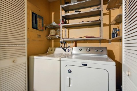 Casa en venta en North Lauderdale, Florida, 3 dormitorios, 157.28 m2 № 1783786 - foto 12