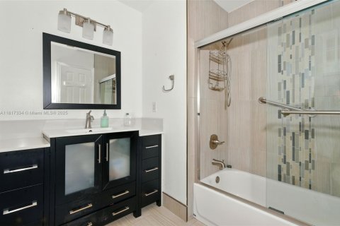 Casa en venta en North Lauderdale, Florida, 3 dormitorios, 157.28 m2 № 1783786 - foto 19