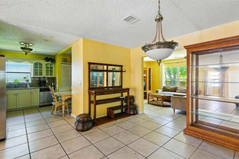Casa en venta en North Lauderdale, Florida, 3 dormitorios, 157.28 m2 № 1783786 - foto 8