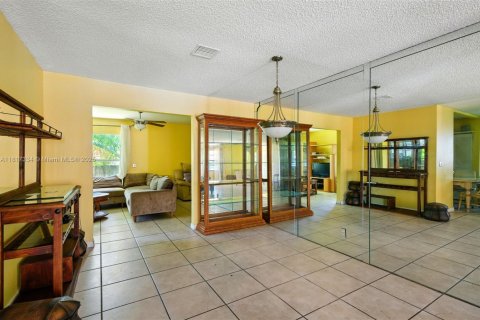 Casa en venta en North Lauderdale, Florida, 3 dormitorios, 157.28 m2 № 1783786 - foto 6
