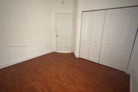 Condo in Hialeah, Florida, 3 bedrooms  № 1887622 - photo 19