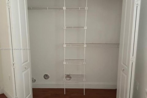 Condo in Hialeah, Florida, 3 bedrooms  № 1887622 - photo 20