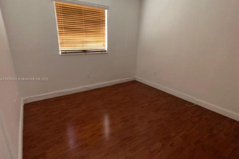 Condo in Hialeah, Florida, 3 bedrooms  № 1887622 - photo 24