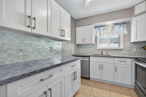 Condo in Pompano Beach, Florida, 2 bedrooms  № 2082082 - photo 10