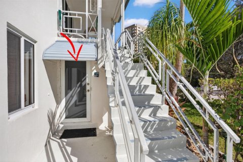 Condo in Pompano Beach, Florida, 2 bedrooms  № 2082082 - photo 2