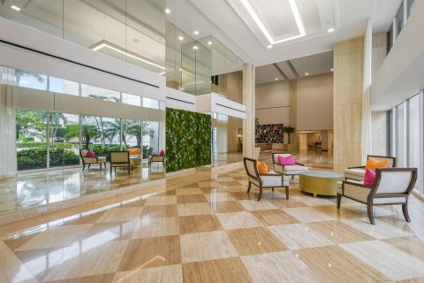 Снять в аренду кондоминиум в Уэст-Палм-Бич, Флорида 2 спальни, 194.26м2, № 1155797 - фото 1