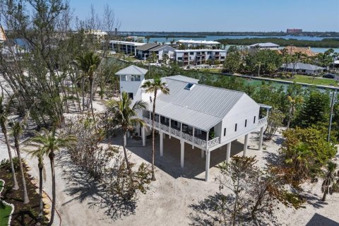 Casa en venta en Sarasota, Florida, 4 dormitorios, 295.99 m2 № 1644779 - foto 1