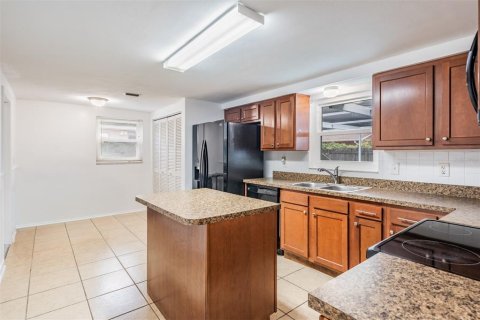 Casa en venta en Port Richey, Florida, 2 dormitorios, 114.64 m2 № 1904231 - foto 13