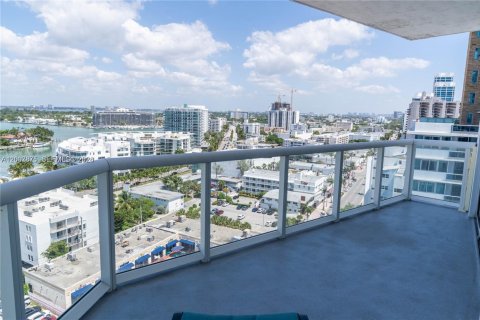 Copropriété à louer à Miami Beach, Floride: 2 chambres, 104.79 m2 № 2276819 - photo 19