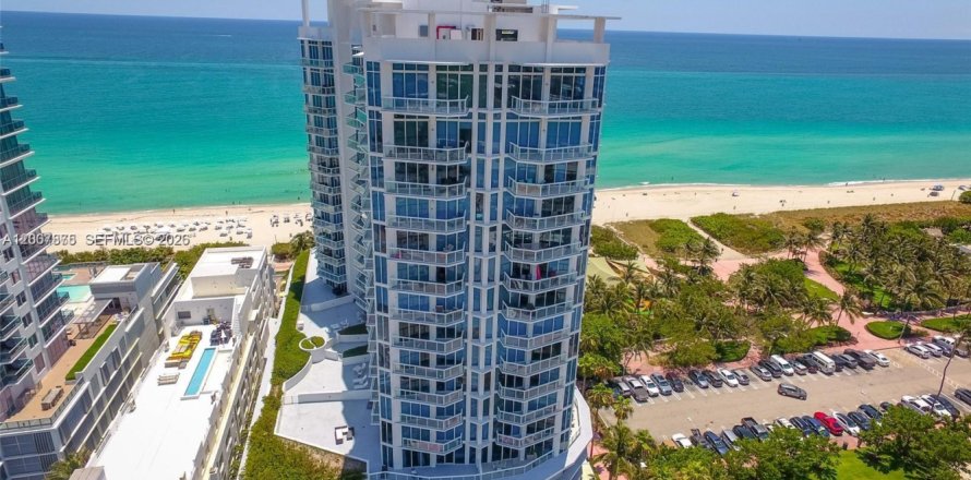 Condo à Miami Beach, Floride, 2 chambres  № 2276819