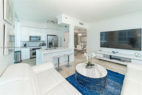 Copropriété à louer à Miami Beach, Floride: 2 chambres, 104.79 m2 № 2276819 - photo 4
