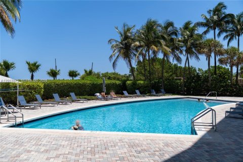 Copropriété à louer à Miami Beach, Floride: 2 chambres, 104.79 m2 № 2276819 - photo 30