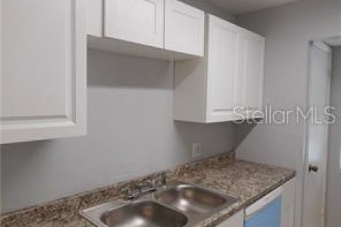 Townhouse in Orlando, Florida 2 bedrooms, 78.69 sq.m. № 2258322 - photo 8