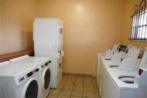 Townhouse in Orlando, Florida 2 bedrooms, 78.69 sq.m. № 2258322 - photo 13