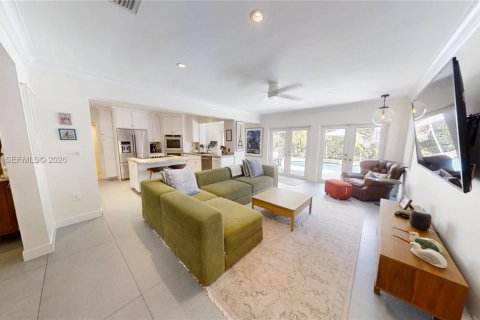 House in Miami Shores, Florida 4 bedrooms № 2044624 - photo 4
