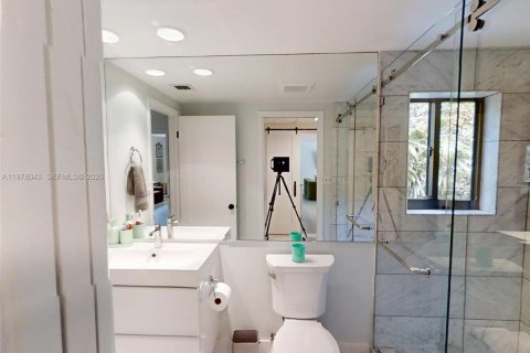 House in Miami Shores, Florida 4 bedrooms № 2044624 - photo 18