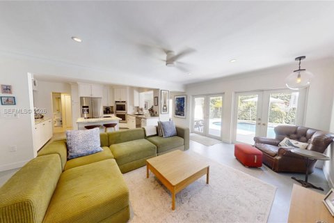 House in Miami Shores, Florida 4 bedrooms № 2044624 - photo 5