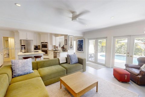 House in Miami Shores, Florida 4 bedrooms № 2044624 - photo 6