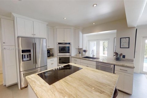 House in Miami Shores, Florida 4 bedrooms № 2044624 - photo 11