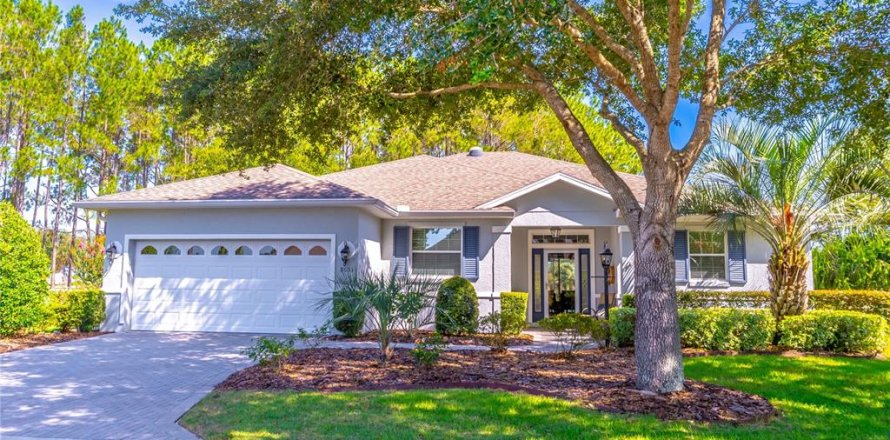 House in Ocala, Florida 3 bedrooms, 187.38 sq.m. № 1810230