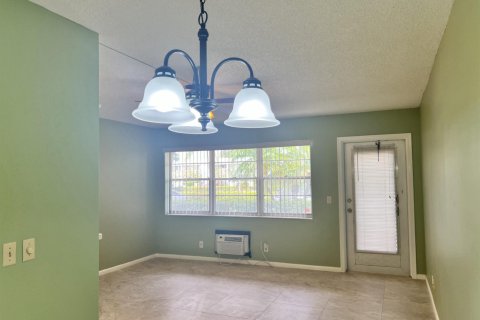 Condo à West Palm Beach, Floride, 1 chambre  № 2439268