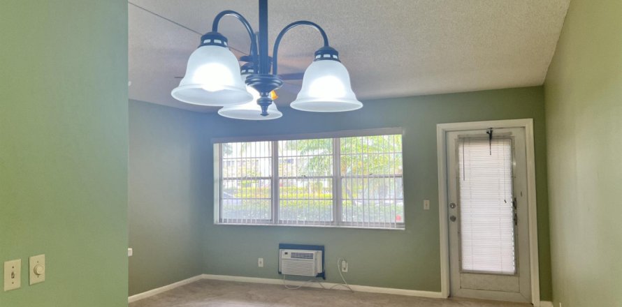 Condo à West Palm Beach, Floride, 1 chambre № 2439268