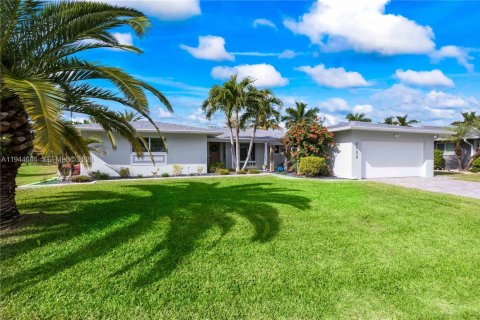 Casa en venta en Cape Coral, Florida, 3 dormitorios, 187.66 m2 № 2001665 - foto 6